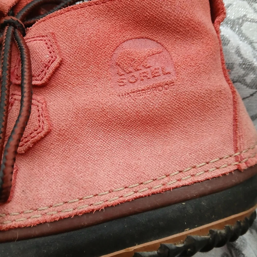 Sorel Women's Size 7.5 brown and Black Rain Winter Boots